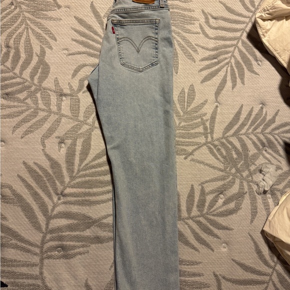 Levi's Wedgie Straight Jeans - Picture 4 of 6